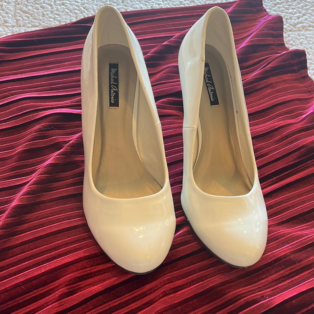 Michael Antonio white heels